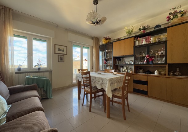ZONA CENTRO - APPARTAMENTO DI  75 MQ + RIPOSTIGLIO